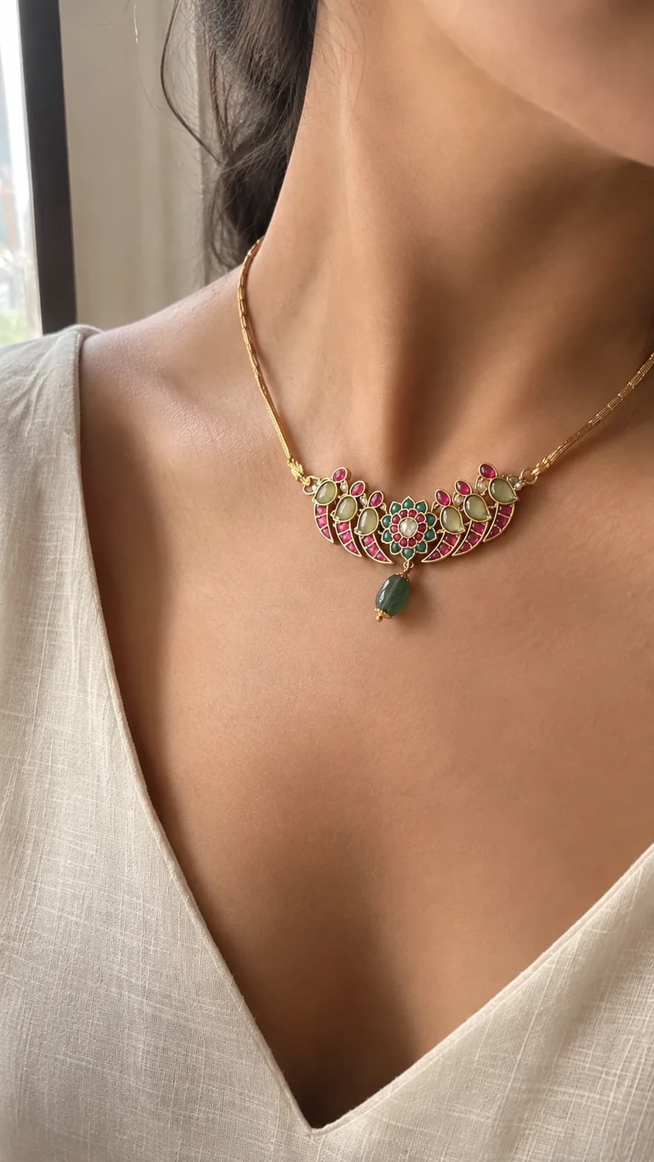 Mithū Necklace Set – worn close-up